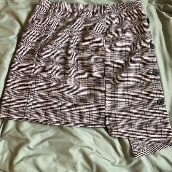 Plaid skirt - Picture 2 of 4